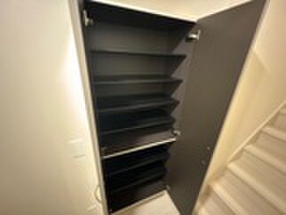 物件内観写真8　(靴箱)