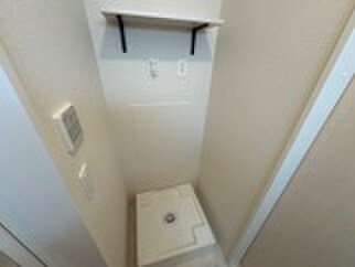 物件内観写真12　(洗濯機置場)