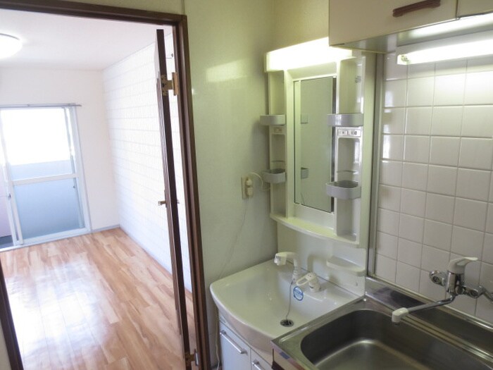 物件内観写真10　(洗面)