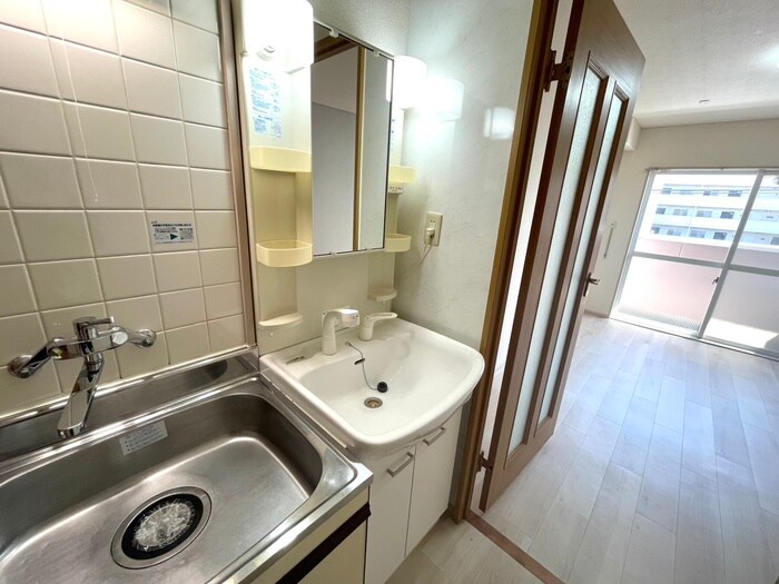 物件内観写真13　(洗面)