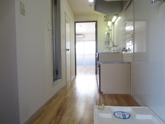 物件内観写真14　(廊下)