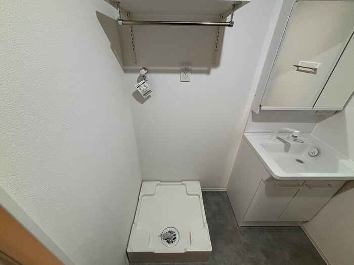 物件内観写真18　(洗濯機置場)