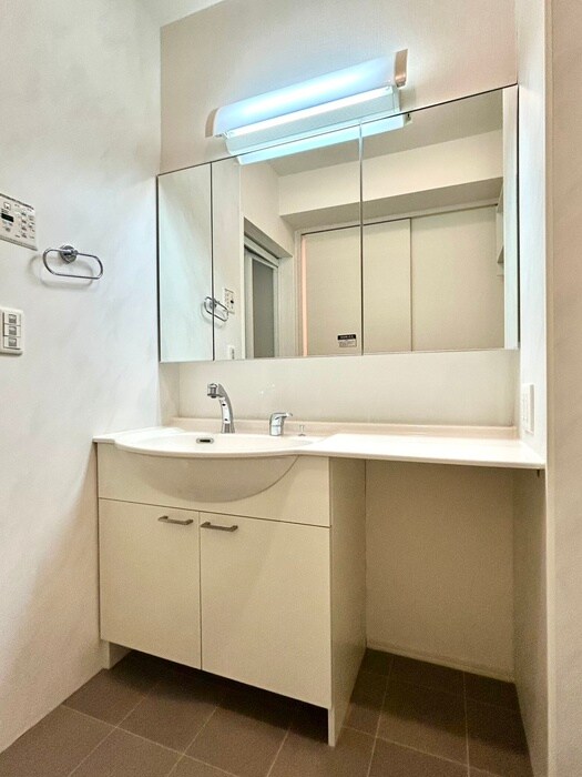 物件内観写真11　(洗面)