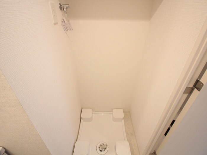 物件内観写真13　(洗濯機置場)