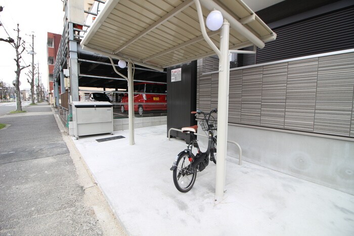 物件外観写真6　(駐輪場)
