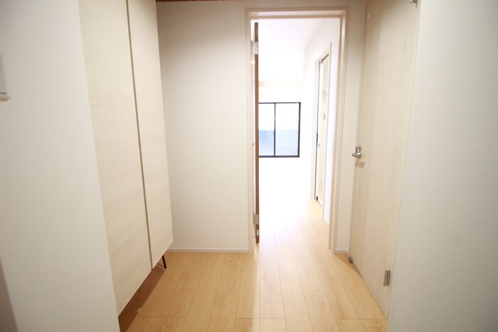 物件内観写真17　(廊下)