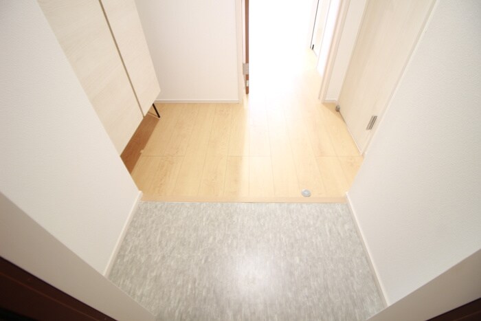 物件内観写真18　(玄関)