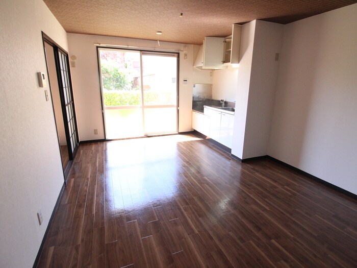 物件内観写真4　(居室)