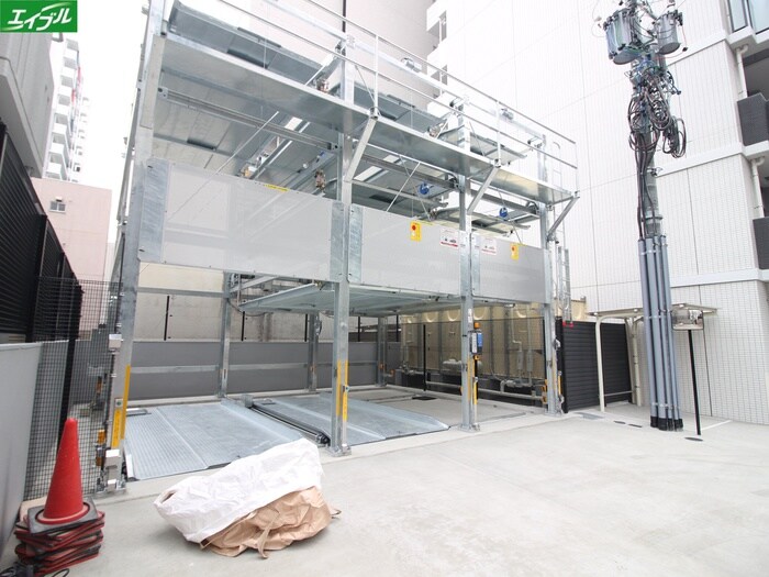 物件外観写真4　(駐車場)