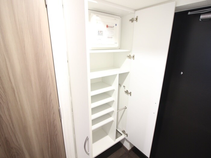 物件内観写真16　(靴箱)