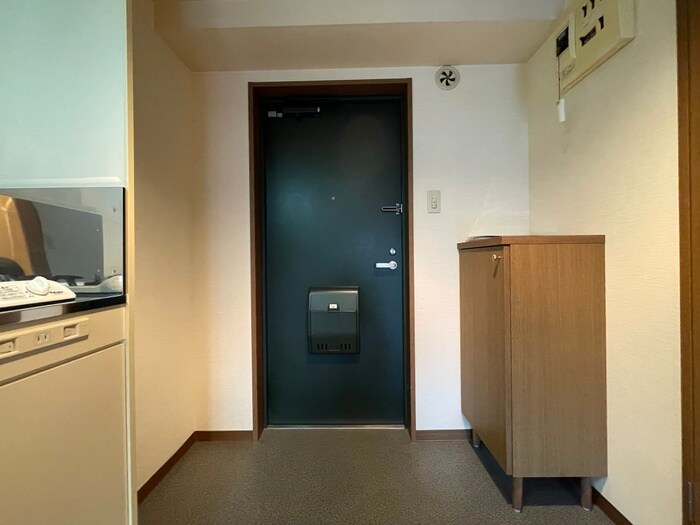 物件内観写真16　(玄関)