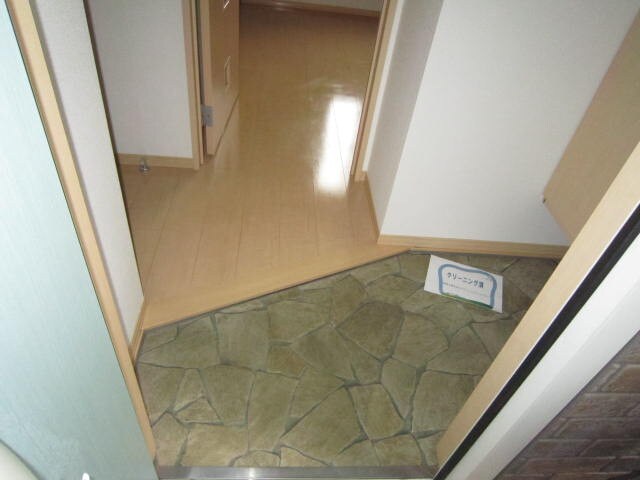 物件内観写真12　(玄関)