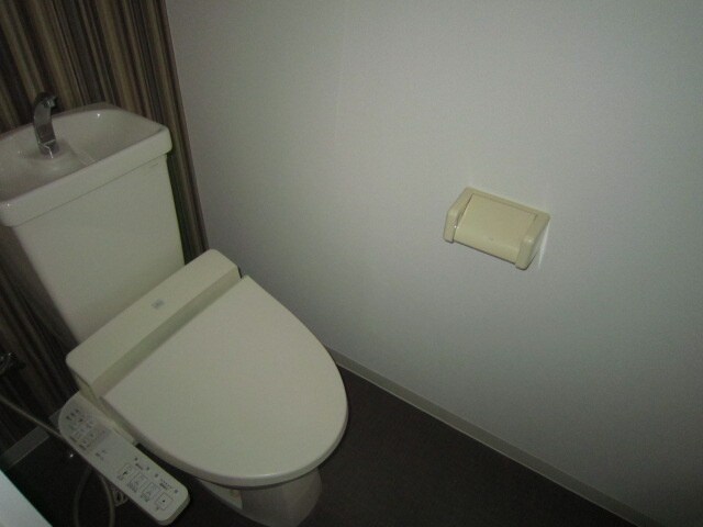 物件内観写真14　(トイレ)