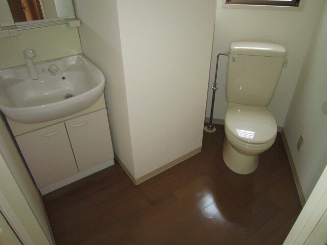 物件内観写真14　(トイレ)