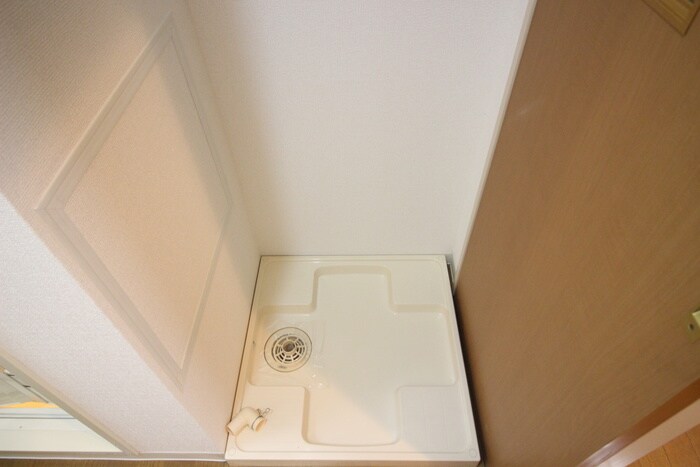 物件内観写真15　(洗濯機置場)