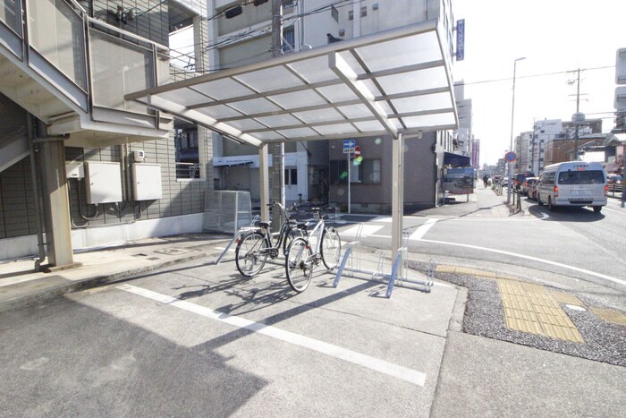 物件外観写真4　(駐輪場)