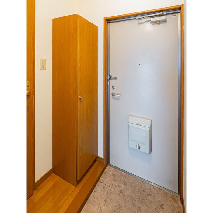 物件内観写真13　(玄関)