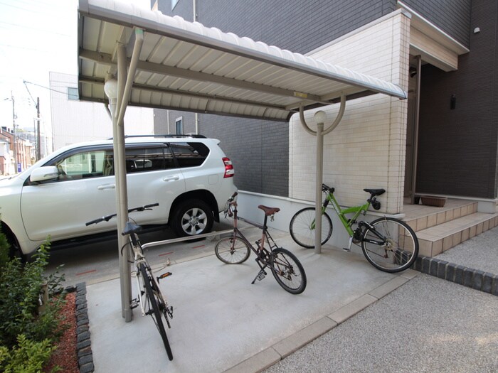 物件外観写真6　(駐輪場)