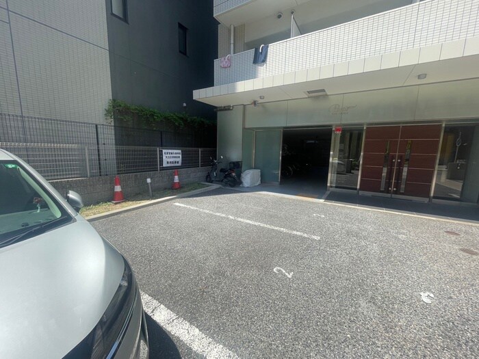 物件外観写真3　(駐車場)