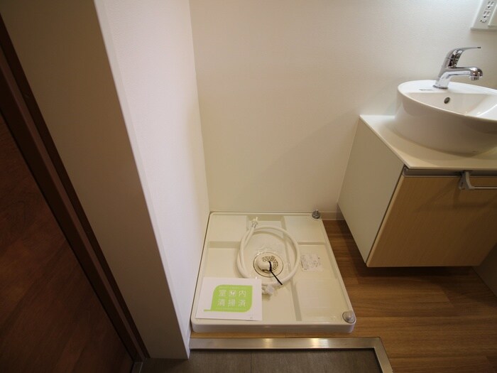 物件内観写真14　(洗濯機置場)