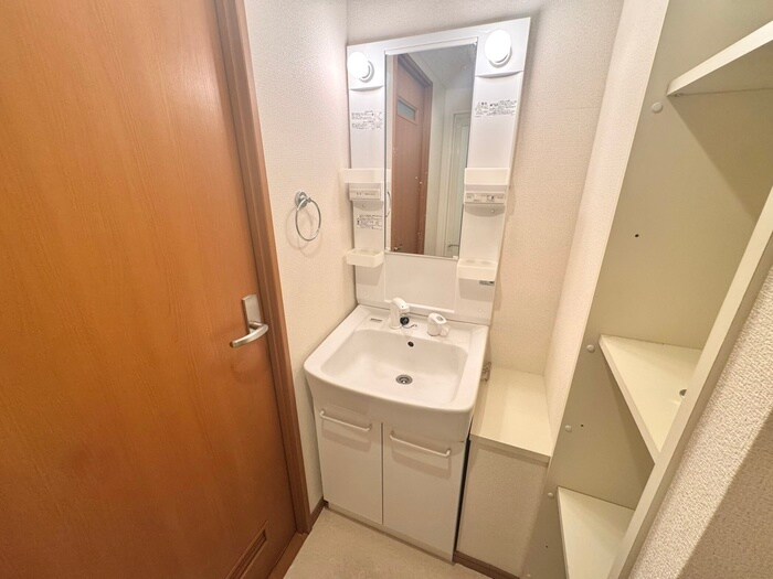 物件内観写真12　(洗面)