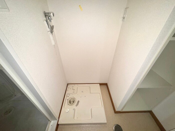 物件内観写真13　(洗濯機置場)