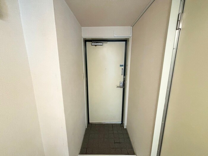 物件内観写真15　(玄関)