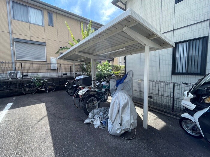 物件外観写真6　(駐輪場)
