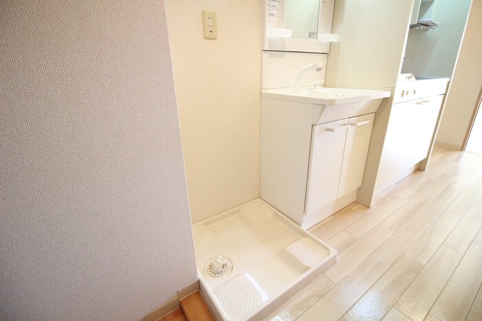 物件内観写真16　(洗濯機置場)