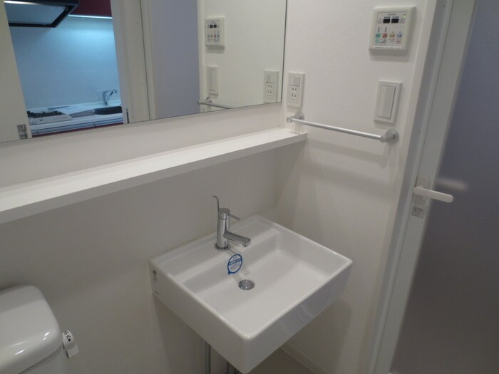 物件内観写真12　(洗面)