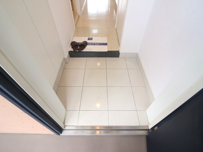 物件内観写真15　(玄関)