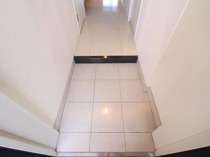 物件内観写真17　(玄関)