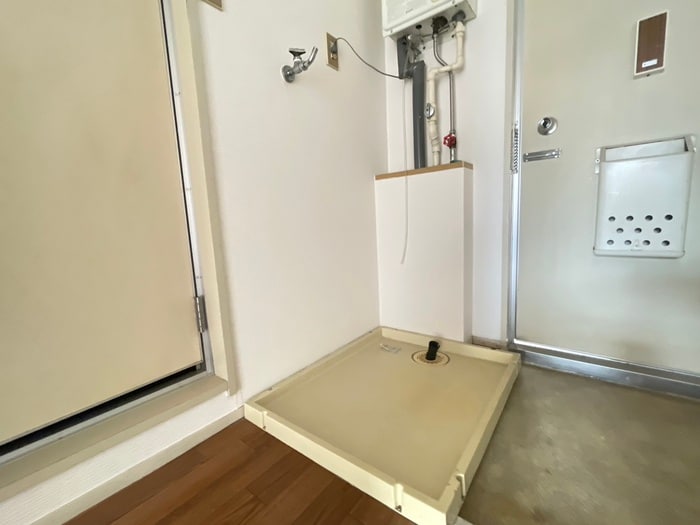 物件内観写真12　(洗濯機置場)