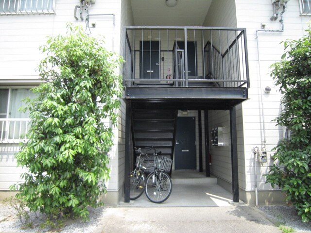 物件外観写真2　(エントランス部分)