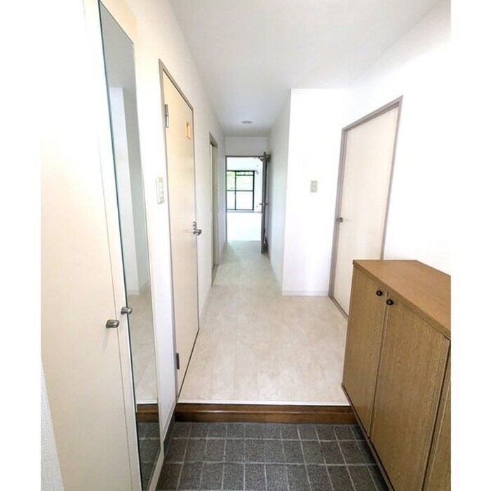 物件内観写真13　(廊下)