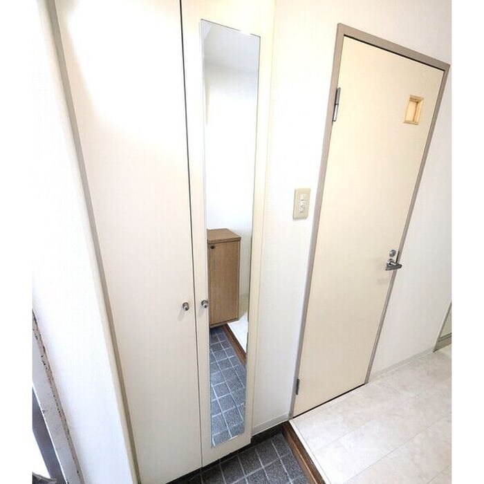 物件内観写真15　(玄関)