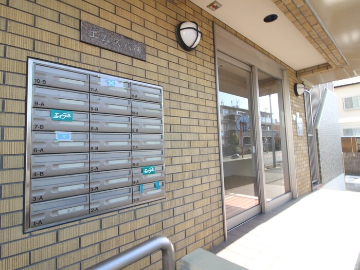 物件外観写真2　(エントランス部分)