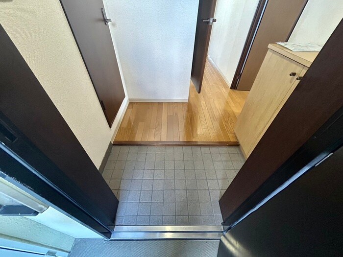 物件内観写真14　(玄関)