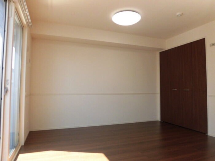 物件内観写真3　(居室)