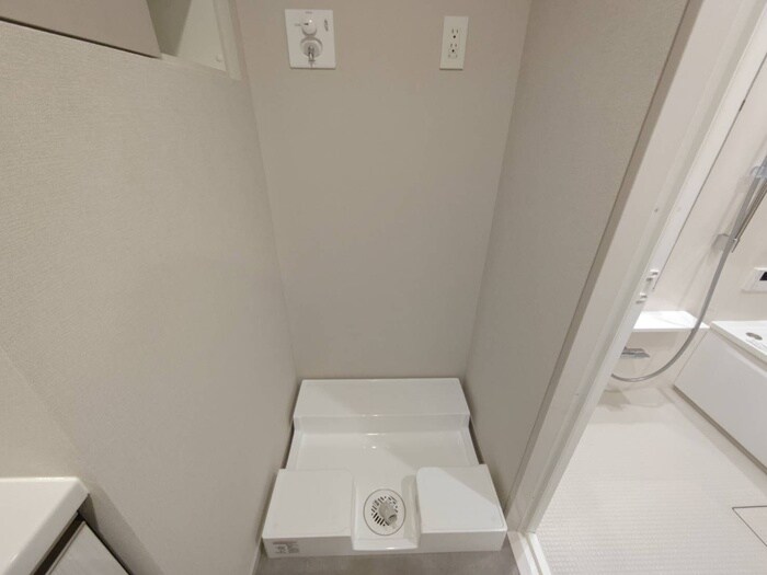 物件内観写真17　(洗濯機置場)