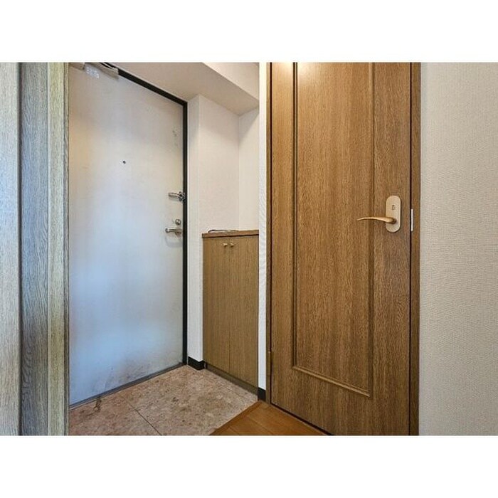物件内観写真15　(玄関)