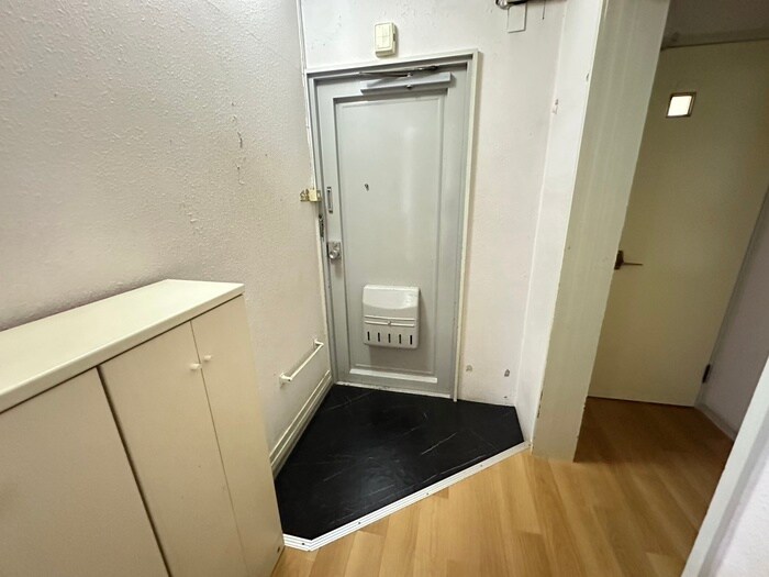 物件内観写真14　(玄関)
