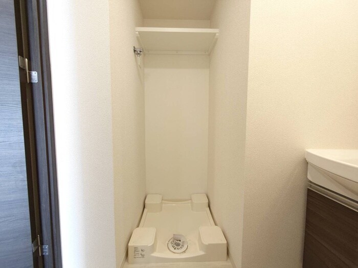 物件内観写真15　(洗濯機置場)