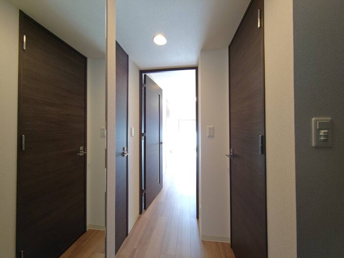 物件内観写真18　(廊下)