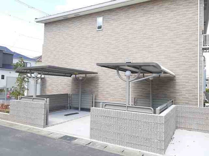 物件外観写真3　(駐輪場)