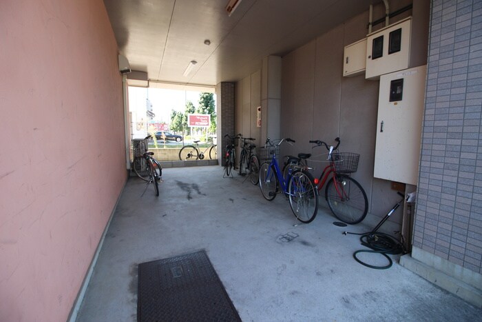物件外観写真6　(駐輪場)