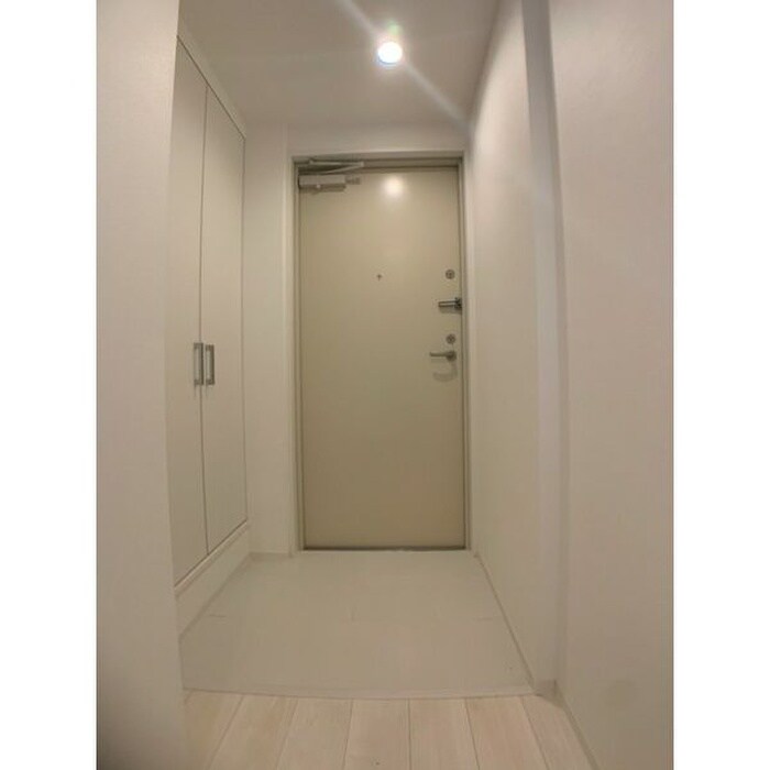 物件内観写真7　(玄関)