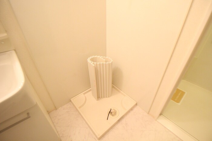 物件内観写真15　(洗濯機置場)