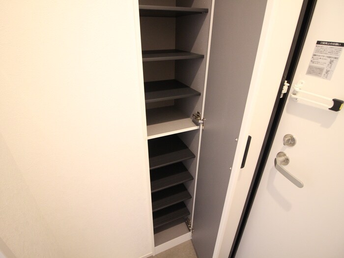 物件内観写真15　(靴箱)