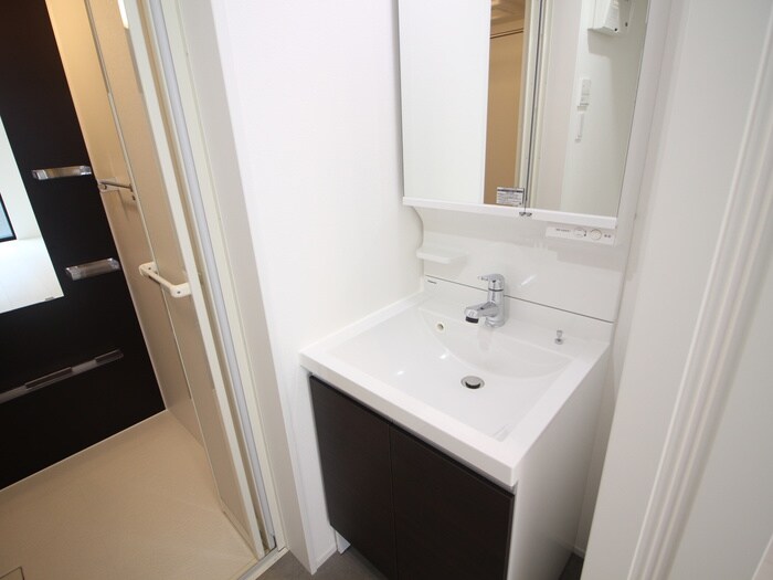 物件内観写真8　(洗面)